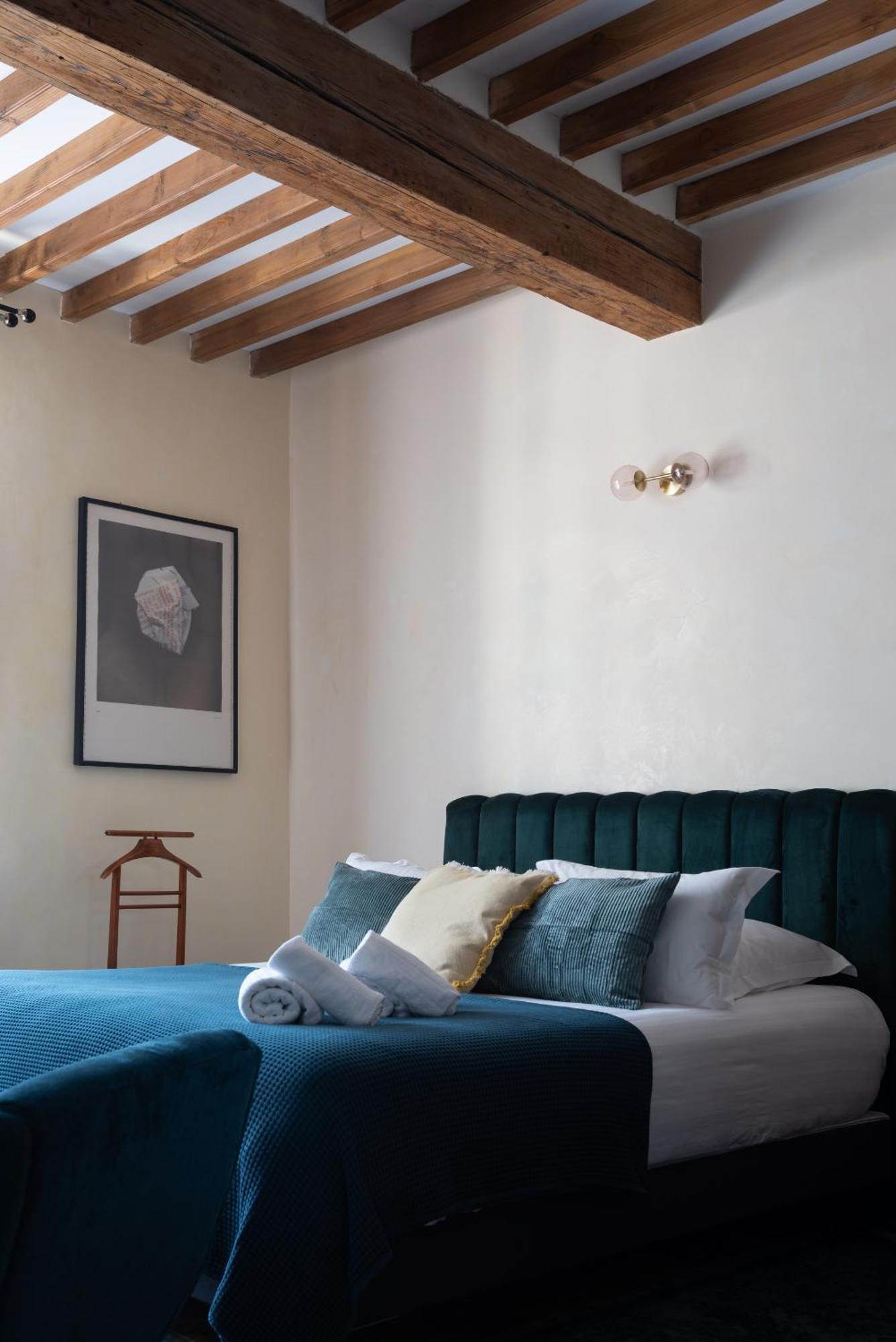 La Maison D'En Bas Des Seigneurs Cucuron Rom bilde