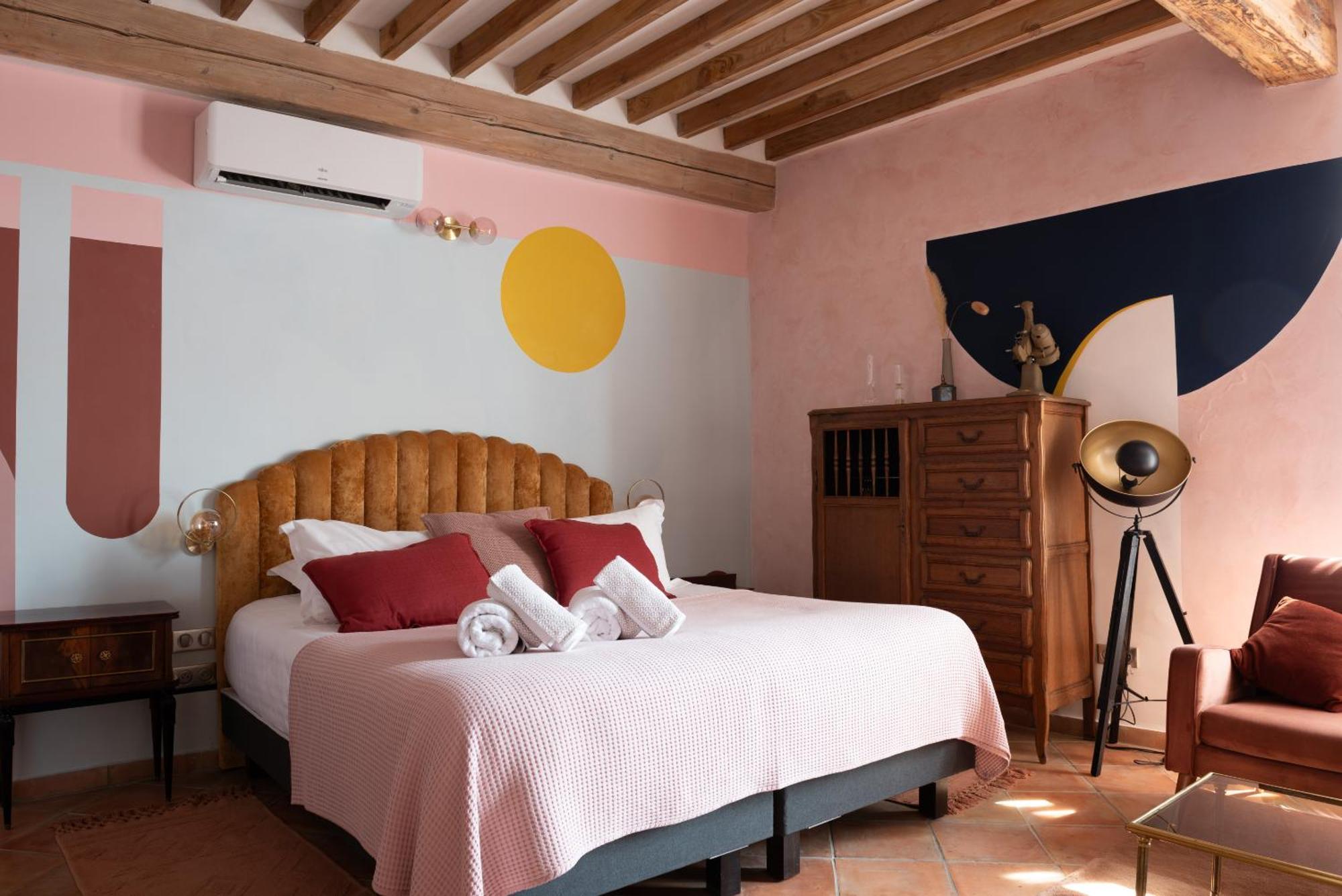 La Maison D'En Bas Des Seigneurs Cucuron Rom bilde