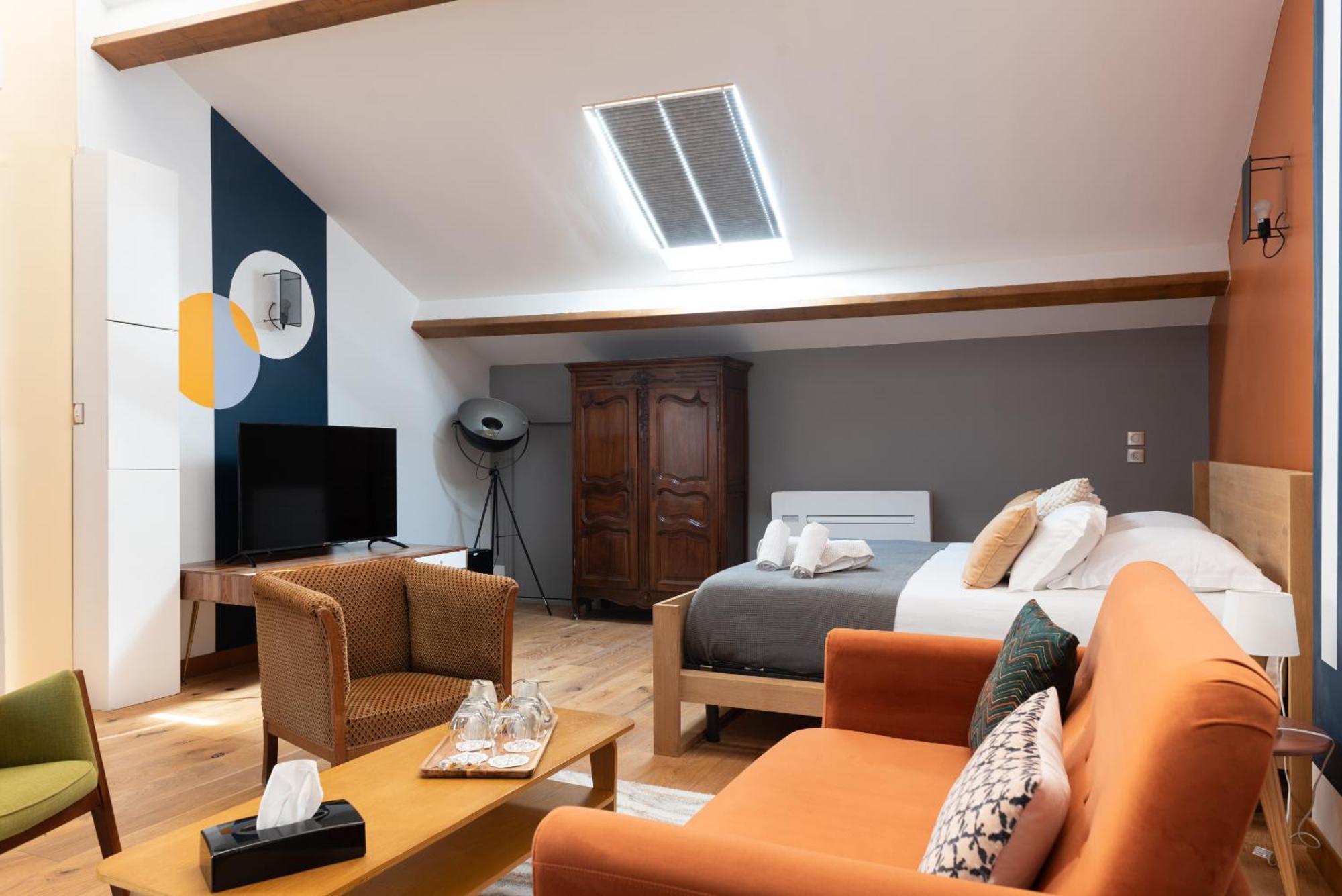 La Maison D'En Bas Des Seigneurs Cucuron Rom bilde