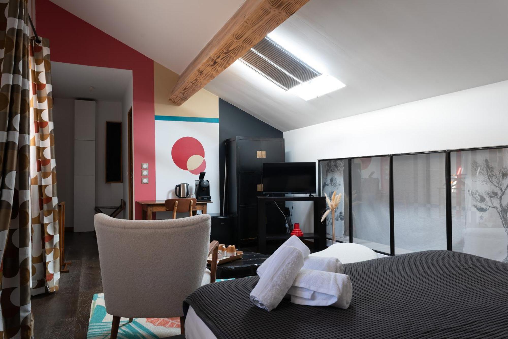 La Maison D'En Bas Des Seigneurs Cucuron Rom bilde